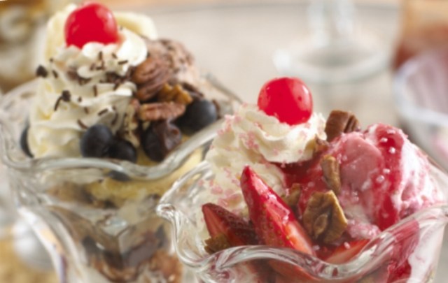 Ice_cream_sundaes