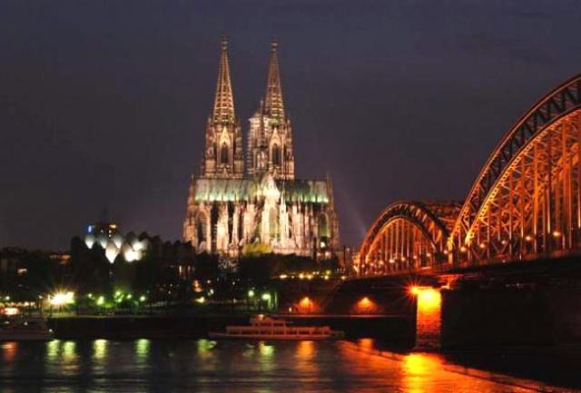 Cologne Cathedral at night