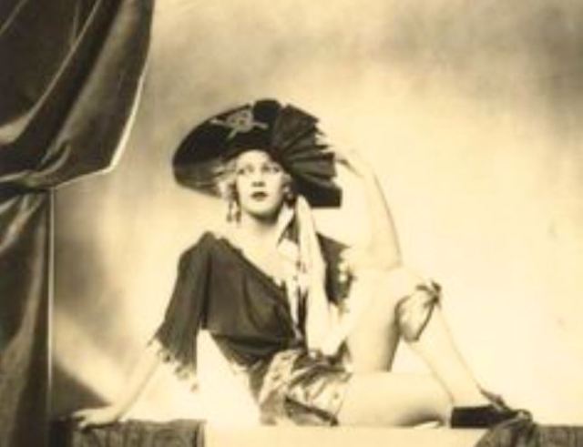 Threepenny Opera - Lotte Lenya as Pirate Jenny