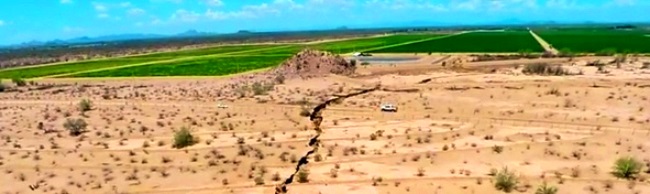 earth-crack-costa-de-hermosillo-mexico