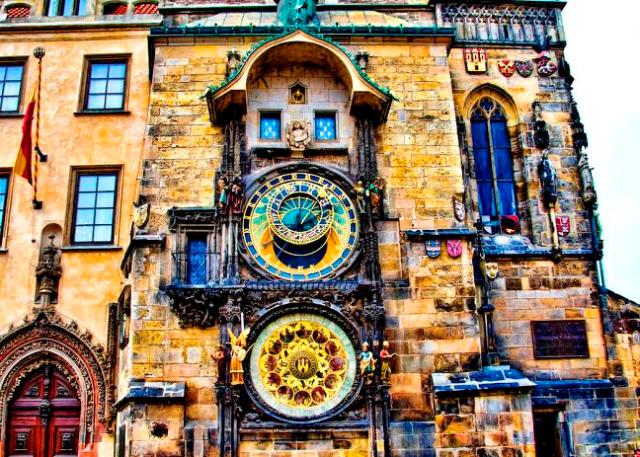 prague-clock-tower