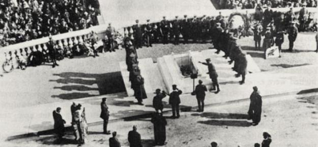 burial-of-unknown-at-arlington_1921