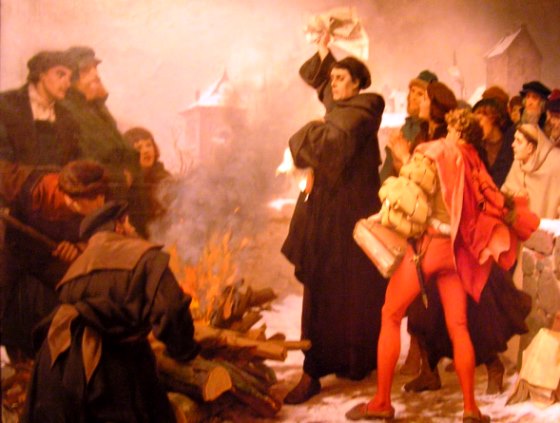 Martin Luther burns Pope Leo X papal bull