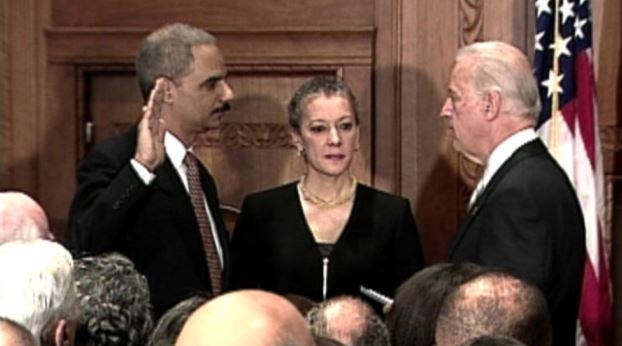 eric-holder_sworn-in-as-us-atty-gen
